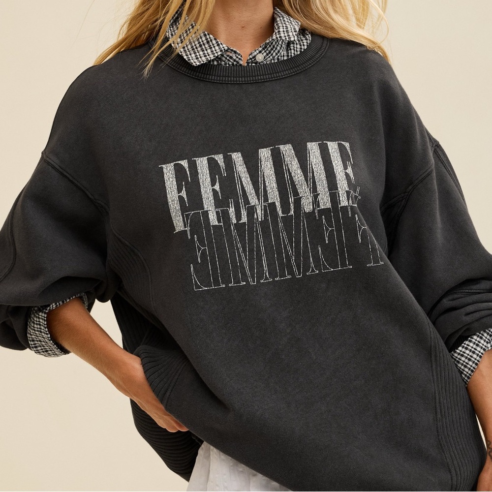 Aerie Tres Chic Femme Graphic Sweatshirt, Smoked Gray